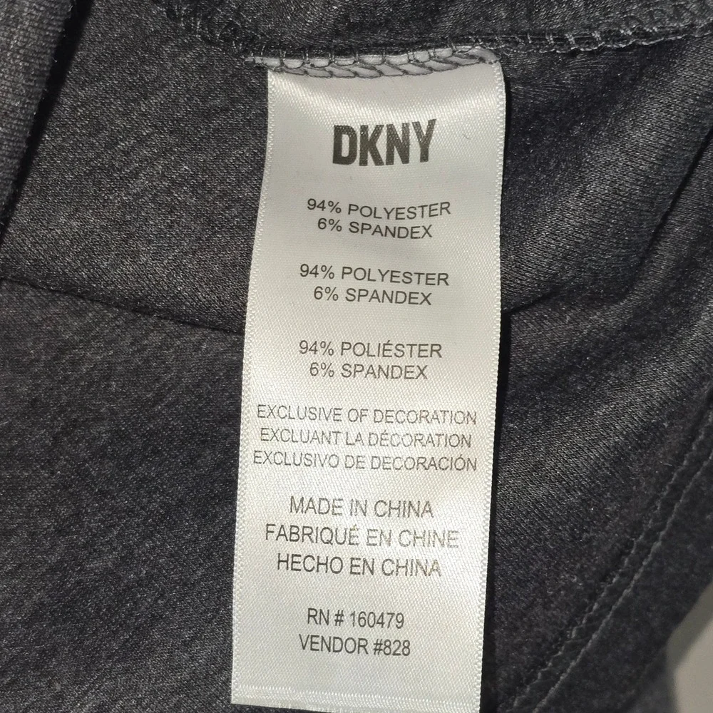 DKNY Quarter Zip Pullover Gray Stretch Comfort Modern Minimalist‎ M Normcore NWT